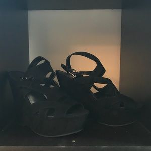 Black wedge heels